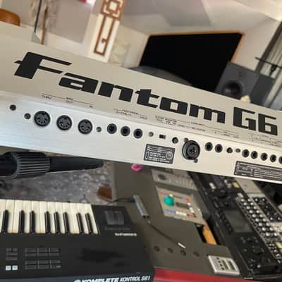 Roland Fantom-G6 61-Key Workstation Keyboard 2008 - 2012 - Silver image 4