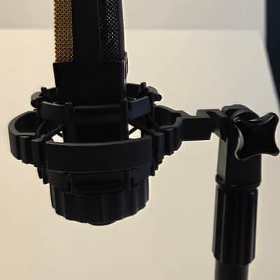 AKG C414 XLII Large Diaphragm Multipattern Condenser Microphone image 2