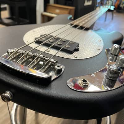 Ernie Ball Music Man SUB 2EQ Bass 4 Active 2004 -Textured Black image 17