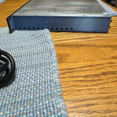 API 3124v 2022 - Black and Blue image 8