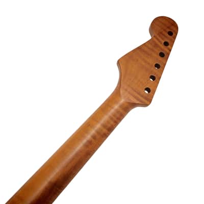 Strat Style neck Roasted maple with rosewood fretboard (Nitro Satin) - Light flame and round end frets image 4