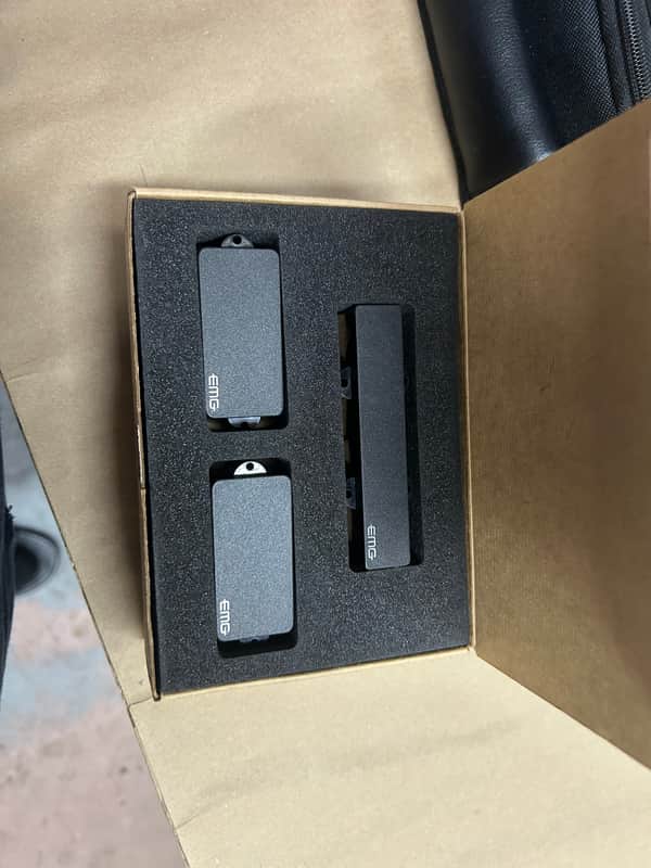 EMG PJ/SET-B Active P/J Bass Set - Black image 1