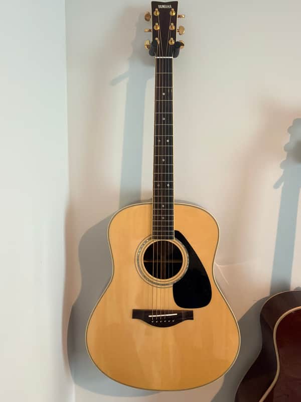 Yamaha LL16
