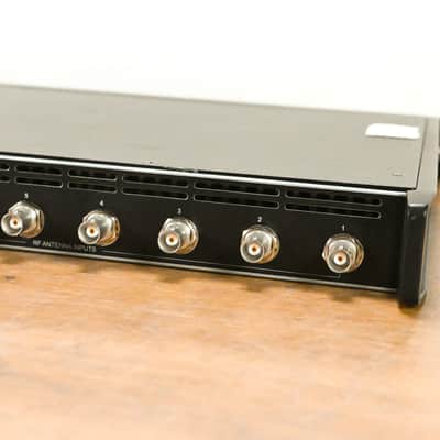 Shure PA821A Antenna Combiner for PSM Wireless Systems  - 470-952 MHz CG0106C image 7