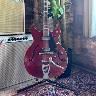 Guild Starfire II 1968-1969 - Cherry image 2