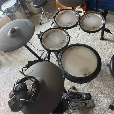 Roland TD-17KV-S W/Pearl Throne & Hi-Hat Stand Vic Firth Headphones image 2
