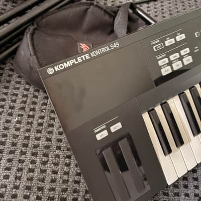 Native Instruments Komplete Kontrol A49 2018 - Present - Black image 3
