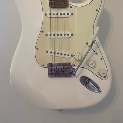 Immagine Fender Player Stratocaster with Pau Ferro Fretboard 2018 - 2024 - Polar White - 3