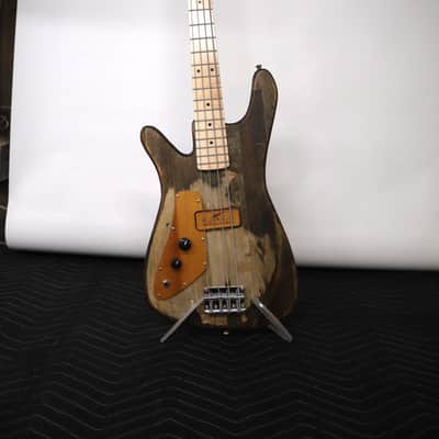 Lefty New Perspectives Music Lutes Bass  - Left Handed image 3