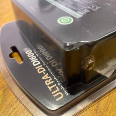 Behringer Ultra-DI DI600P Passive Direct Box 2015 - Present - Black image 2
