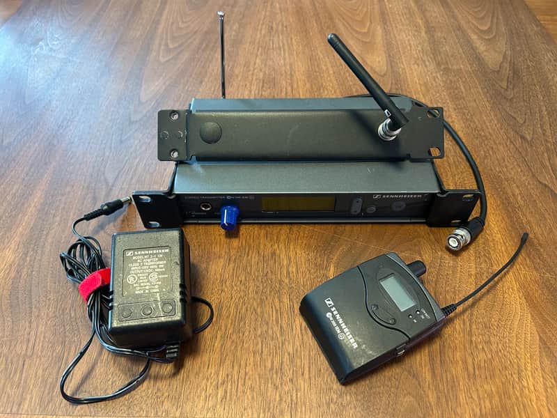 Sennheiser Sennheiser SR300 IEM G2 D + EW300 IEM G2 – 518 - 554 MHz – Pro Stereo In-Ear System image 1