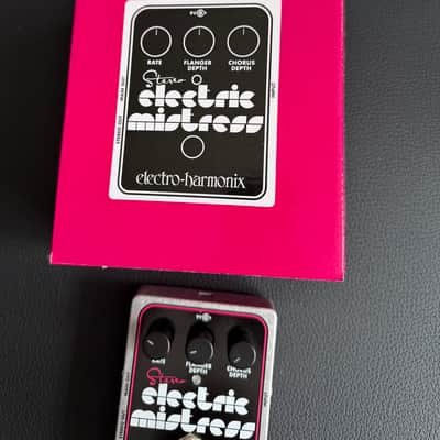 Electro-Harmonix Stereo Electric Mistress Flanger / Chorus 2007 - Present - Black / Pink image 2