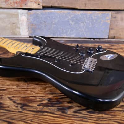 Fender Stratocaster with Maple Fretboard 1979 - Black image 5