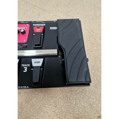 Boss RC-300 - Multi-Effects Pedals - Excellent w/ power supply image 2