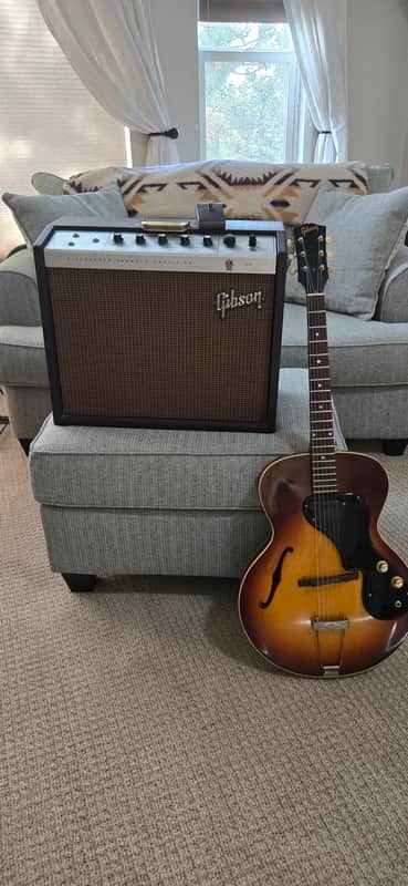 Near Mint Gibson GA-8T Discoverer Tremelo Amp-READ image 1