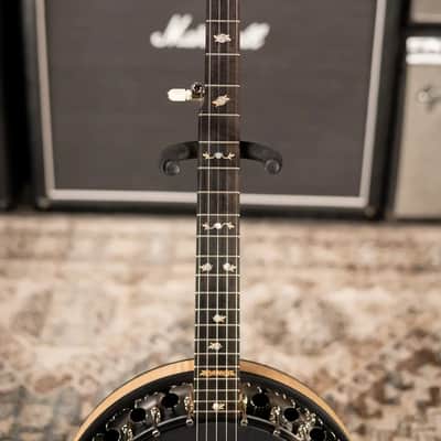 Deering Boston 5-String Banjo - Natural Blond Curly Maple with Hardshell Case image 5