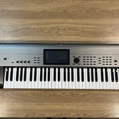 Korg Krome 61-Key Limited Edition Digital Synthesizer Workstation 2010s - Platinum