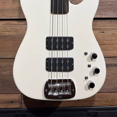 G&L ASAT Semi-Hollow Fretless Bass - Pearl White image 1