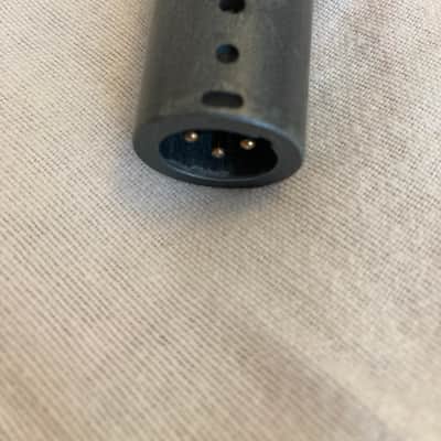 Shure BETA 57 Supercardioid Dynamic Microphone with Magnetic Windscreen and Case image 8