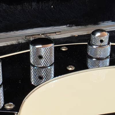 Peavey Forum 5 Bass USA CASE QUEEN Time Capsule - Pearl White 18V Active Humbuckers 34" scale American HH Jazz Rock Bass with Stingray Pickup config image 5