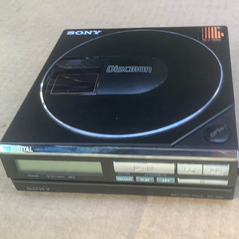 Sony  D 50 D 70 discman vintage made in Japan d50 d70 portable compact disc player