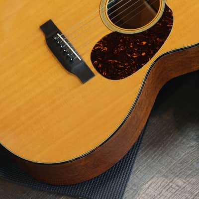 2013 Martin 000-18E Retro Acoustic Guitar Natural + OHSC image 7