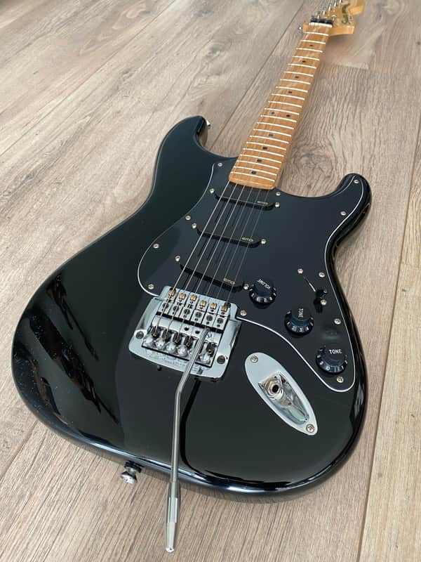 Squier Steve Rothery Stratocaster Marillion Squier by Fender Blac image 1