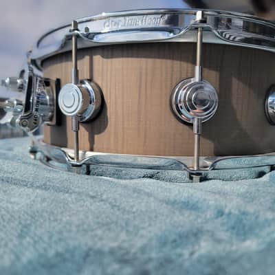 DW Collector's Series Eucalyptus /Maple Exotic HVLT Snare, Natural Satin, 5x14 image 15