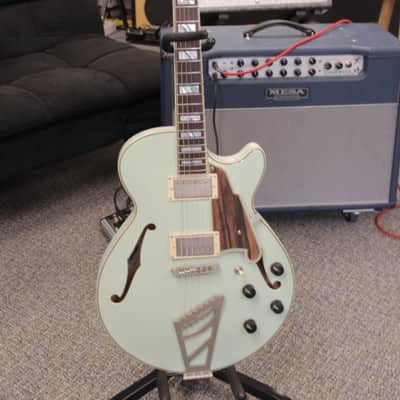 D'Angelico Deluxe SS Semi-Hollow Limited Edition with Stairstep Tailpiece 2021 - Sage image 2