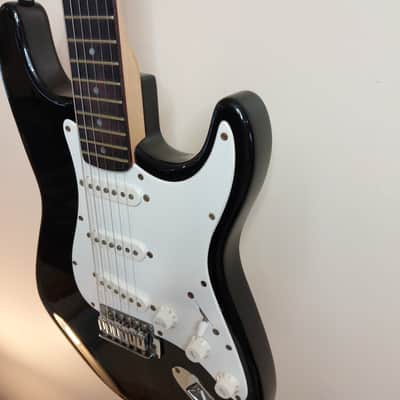 1995 Made in Korea Squier Squier Stratocaster - Black image 6