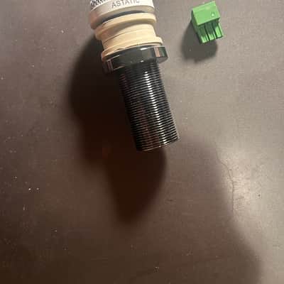 CAD 210 omnidirectional button style microphone with line level output 1980’s-present - White image 3