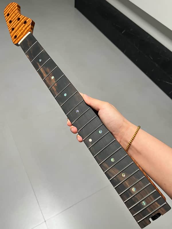 AAAAA Musical Man Ebony Fretboard Roasted flame Maple Electric Guitar Neck Wheel truss rods Round stainless steel 22 frets hole 10mm image 1