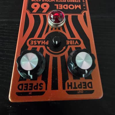 Templo Devices Model 66 Phaser/Vibrato - great phasing and vibrato-ing sounds! image 12