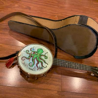 1928 La Pacifica Banjo ukulele hand painted octopus image 1