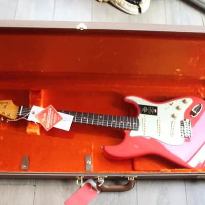 Fender American Vintage II '61 Stratocaster Fiesta Red, HARDCASE image 11