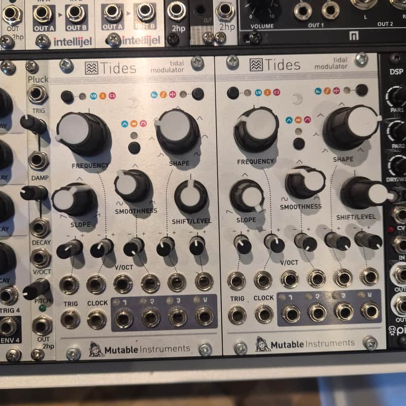 Mutable Instruments Tides V2 (1/2) image 1