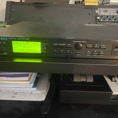Roland S-760 Digital Sampler 1994 - 1998 - Black