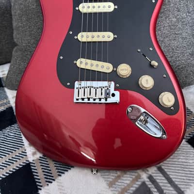 Fender American Ultra II Stratocaster with Maple Fretboard 2024 - Present - Sinister Red image 7