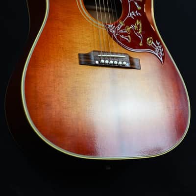 Gibson Custom Shop Historic 1960 Hummingbird with Fixed Bridge from 2021 in Heritage Cherry Sunburst with original case image 4