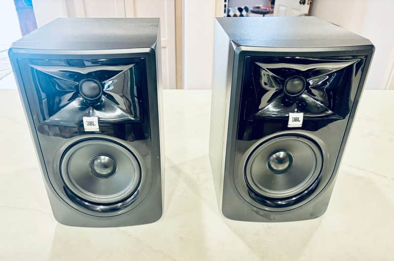 JBL 305P MkII 2-Way 5" Active Nearfield Studio Monitors (Pair)