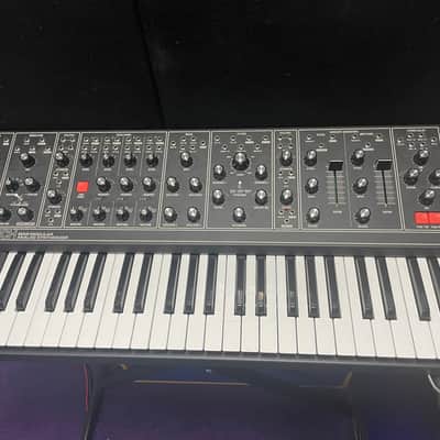 Moog Matriarch Dark 2022 - Black