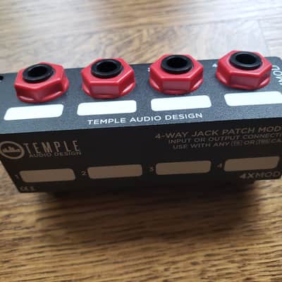 Temple Audio Duo 17 pedalboard with soft case, modules, and mounting bracket image 8