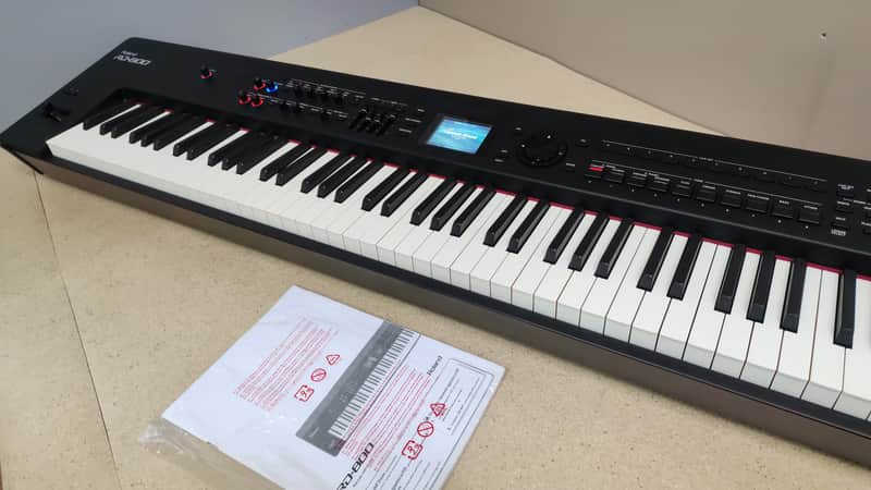 Roland RD-800 88-Key Digital Stage Piano | Reverb Canada