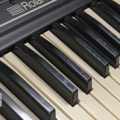 Roland SH-2 Analog Synthesizer w/Hard case in Very Good condition image 19
