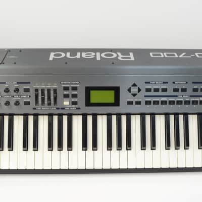 Roland RD-700 88-Key Digital Piano  w/ Gig Bag RD700 image 8