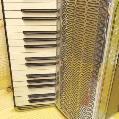 Milano 69l Piano Accordion image 5
