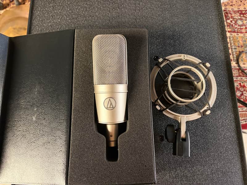 Audio-Technica AT4047/SV Large-Diaphragm Side-Address Cardioid Condenser Microphone