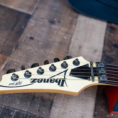 Ibanez PGM30-WH Paul Gilbert Signature with Lo TRS II Tremolo 1995 - 2002 - White image 5