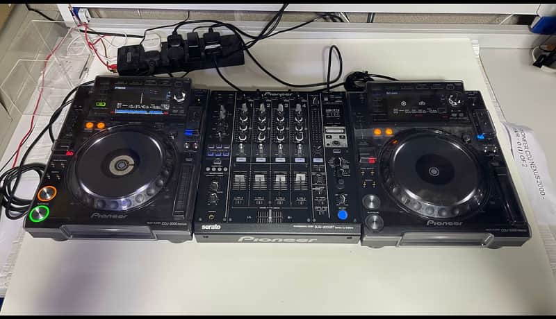Pioneer CDJ-2000 Nexus X 2 & DJM-900 SRT Serato DJ Mixer - Excelent Set 3 items image 1