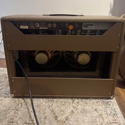 Fender '63 Vibroverb Reissue 40-Watt 2x10" Guitar Combo 1990 - 1995 - Brown Tolex image 2